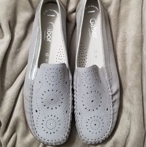 NEVER WORN Gabor Grey/Silver Leather Moccasins